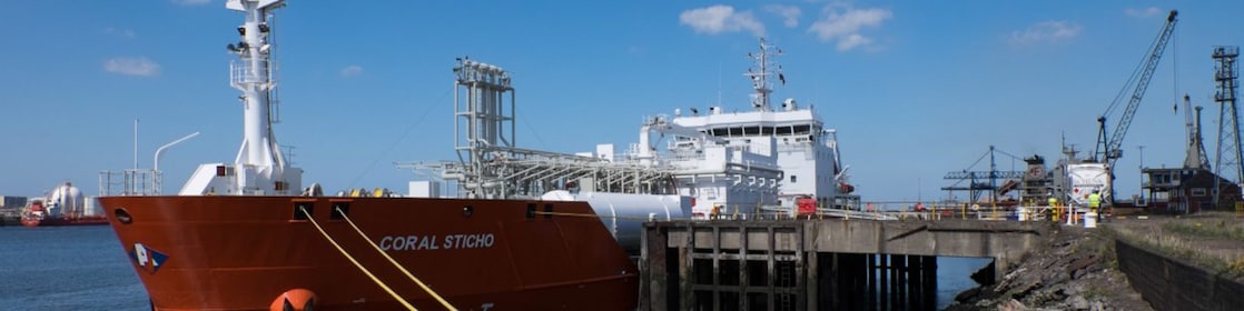Refuelling with liquefied natural gas 