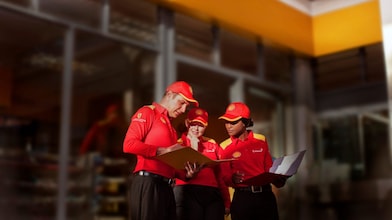 Empleados, contratistas o dependientes actuales o anteriores de Shell