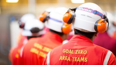 Ejercicio de simulación de rescate en una refinería (normas de salud, seguridad y medio ambiente)