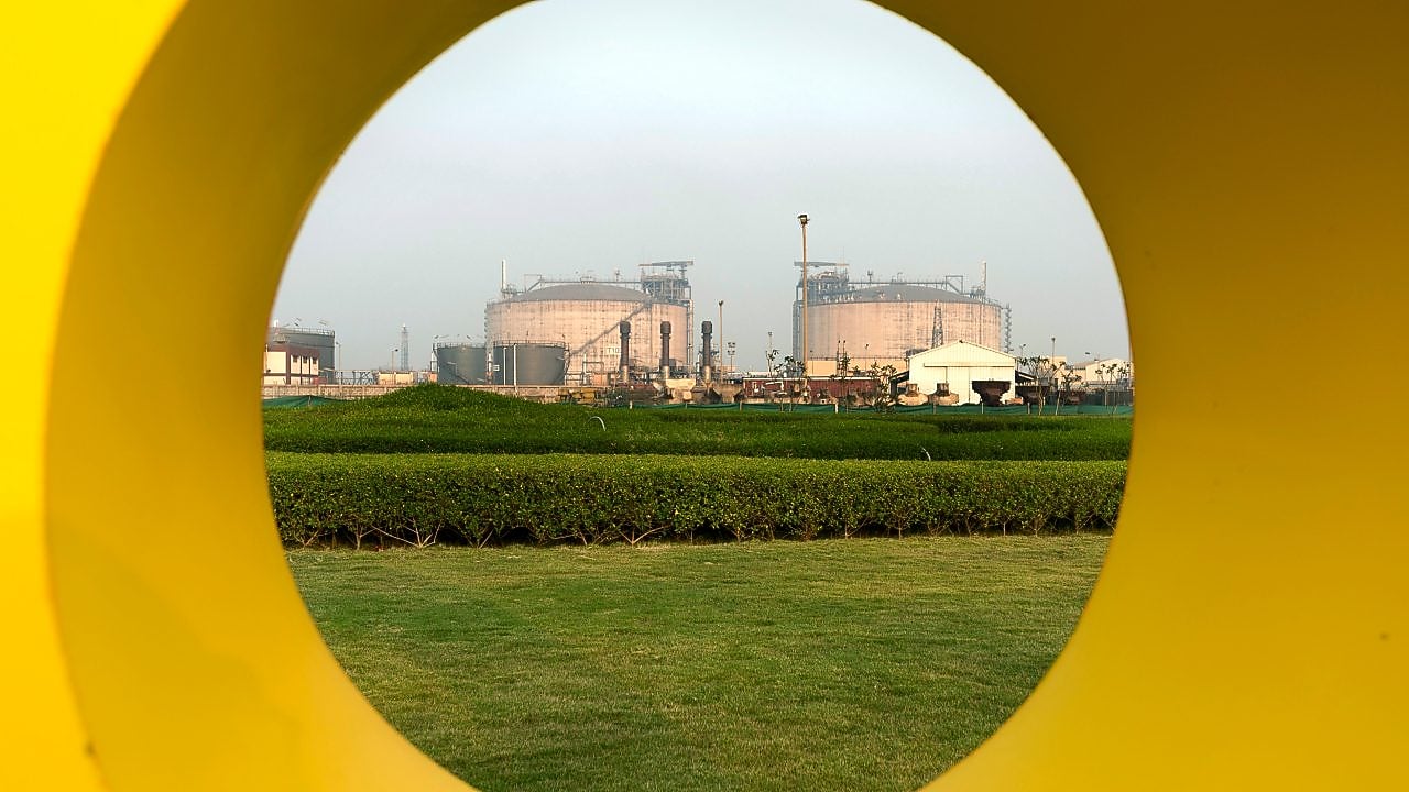 Proyecto fotográfico de la India, Países Bajos, 2014 - Depósitos de gas natural licuado en Hazira